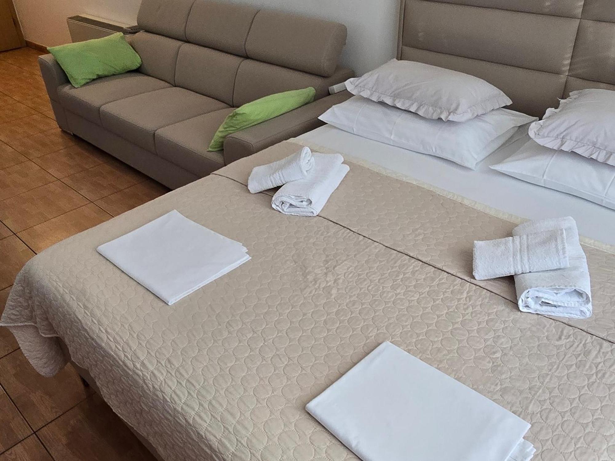 Apartmani Katarina Makarska Exterior photo